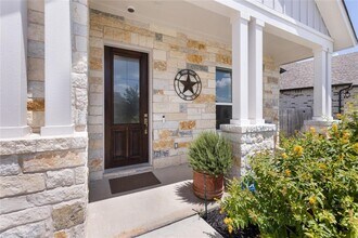 404 Simmental Loop in Hutto, TX - Building Photo - Building Photo