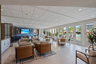 3420 Gulf Shore Blvd N in Naples, FL - Foto de edificio - Building Photo