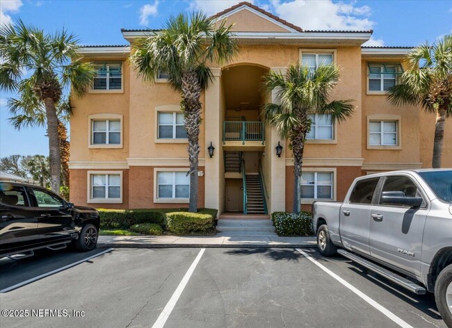 property at 111 25th Ave S