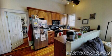 358 Broadway, Unit 2 in Somerville, MA - Building Photo - Building Photo