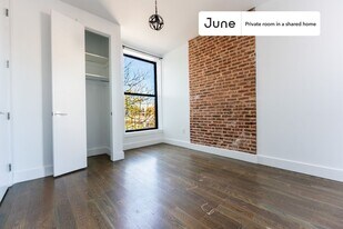 Room in Shared 4 bed/2 bath home in New York, NY - Building Photo