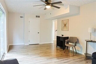 4411 Flakes Mill Rd in Ellenwood, GA - Building Photo - Building Photo