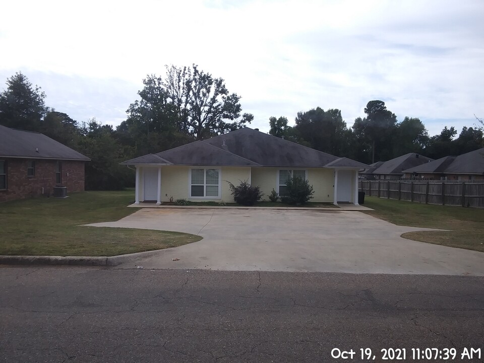 610 E 35th St in Texarkana, AR - Building Photo