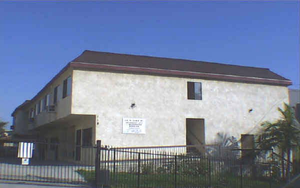 118 N Lake St in Los Angeles, CA - Building Photo - Building Photo