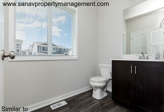 15145 Foxglove Ln in Urbandale, IA - Building Photo - Building Photo