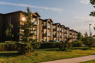 Tamarack Pointe in Winnipeg, MB - Building Photo - Building Photo