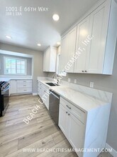 1001 E 66th Way in Long Beach, CA - Building Photo - Building Photo