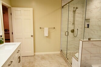 3921 Declaration Ave in Calabasas, CA - Foto de edificio - Building Photo