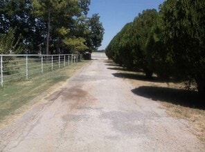 5401 SE Bishop Rd in Lawton, OK - Building Photo - Building Photo