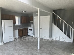 4807 S 27th W Ave in Tulsa, OK - Building Photo - Building Photo