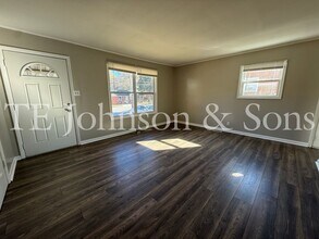 1602 Willow Rd in Greensboro, NC - Building Photo - Building Photo