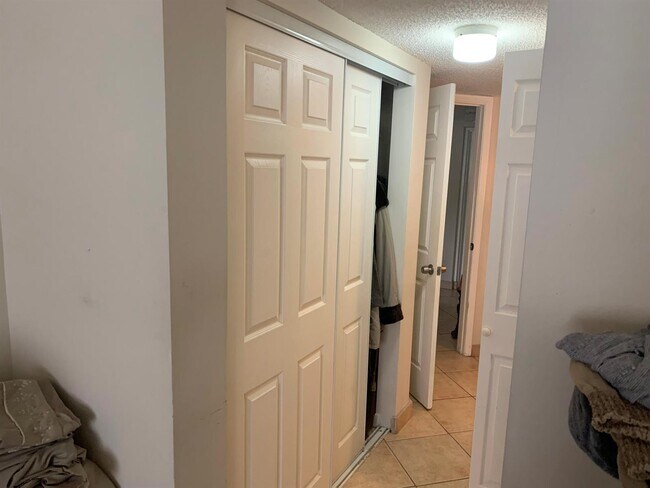 9811 Westview Dr, Unit 914 in Coral Springs, FL - Foto de edificio - Building Photo