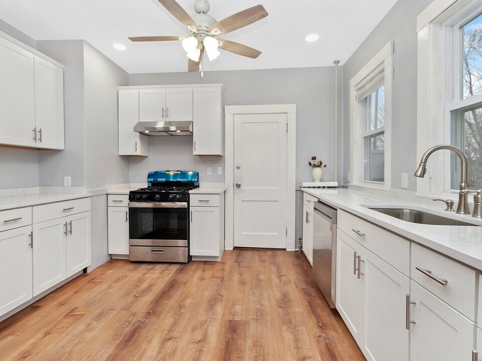 74 Union St, Unit #1 in Boston, MA - Building Photo