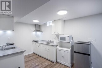 125 Brookmill Dr in Vaughan, ON - Building Photo - Building Photo