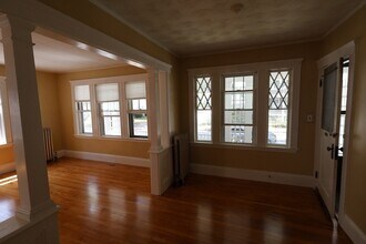 39 Trowbridge St in Arlington, MA - Building Photo - Building Photo