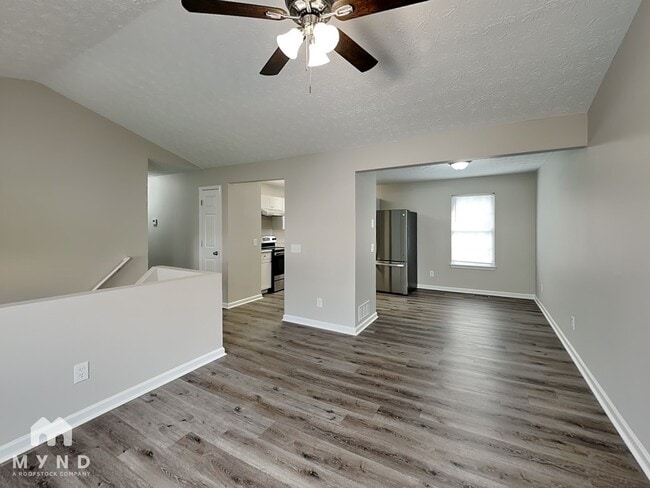 1016 Bridle Creek Dr in Flowery Branch, GA - Foto de edificio - Building Photo