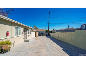 102 S Curtis Ave in Alhambra, CA - Building Photo - Building Photo