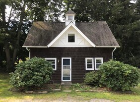 100 Main St, Unit Carriage House in Ivoryton, CT - Building Photo