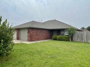 3004 S B St in Rogers, AR - Building Photo - Building Photo