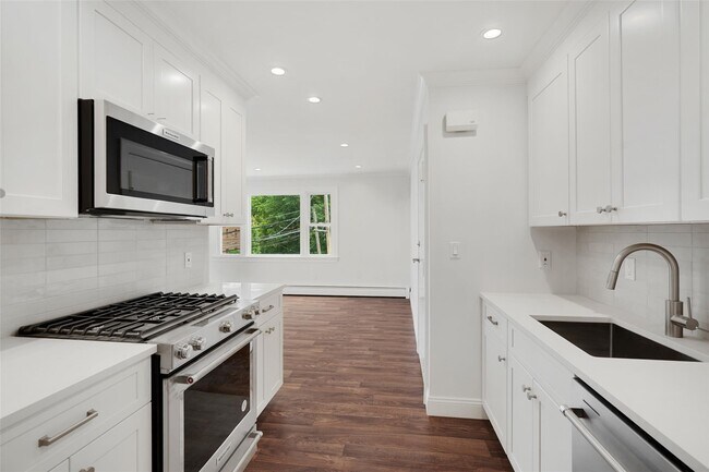 11 Orchard Ave in Rye, NY - Building Photo - Building Photo