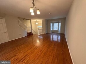 13 Carriage House Cir in Alexandria, VA - Building Photo - Building Photo