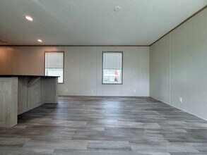 29810 W Essex Ct in New Baltimore, MI - Building Photo - Building Photo