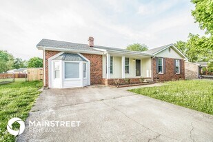 204 Lake Farm Rd in Smyrna, TN - Building Photo