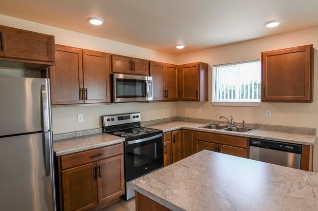 SCS Oshkosh in Oshkosh, WI - Foto de edificio - Building Photo