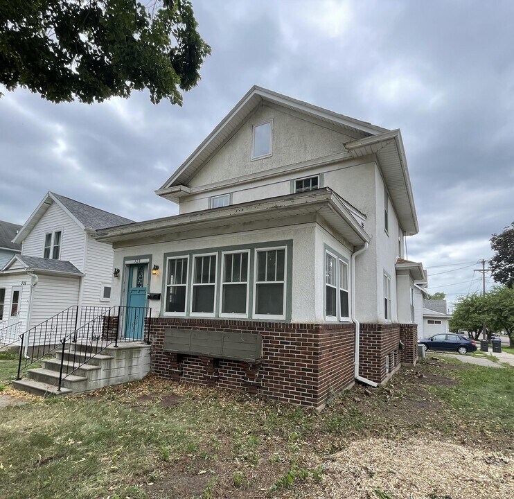 528 N 4th St in Mankato, MN - Building Photo