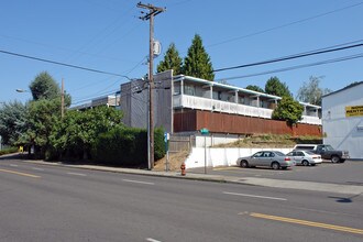 39th Place Townhomes in Portland, OR - Building Photo - Building Photo