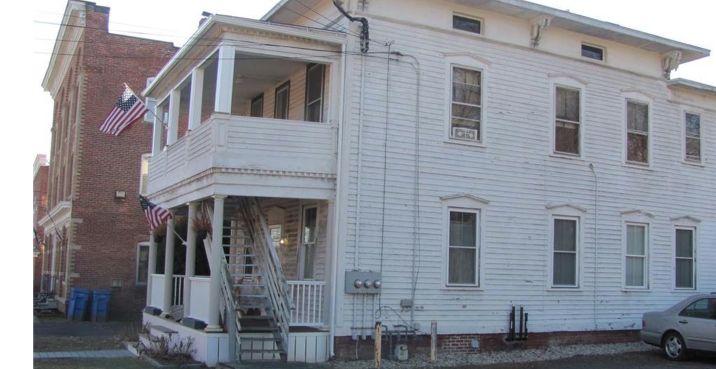 219 Central St in Bristol, CT - Building Photo