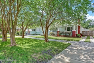 2122 Ernest St in Jacksonville, FL - Building Photo - Building Photo