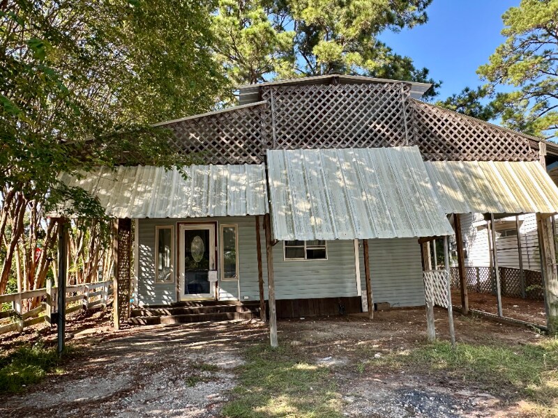 12096 Canal St in Willis, TX - Building Photo