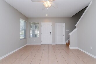 18108 Cypress Bay Pkwy in Land O Lakes, FL - Foto de edificio - Building Photo