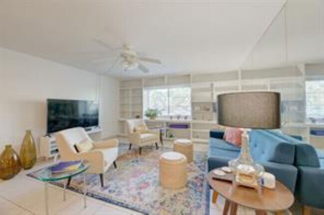 1950 N Andrews Ave, Unit 116 in Wilton Manors, FL - Building Photo - Building Photo