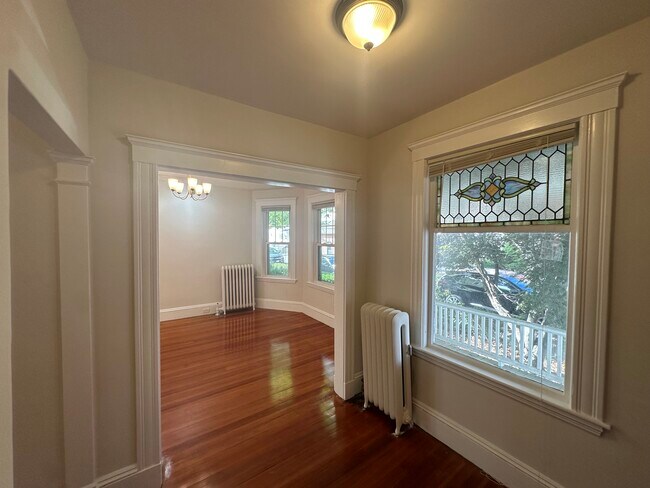 117 Beech St, Unit 1 in Belmont, MA - Building Photo - Building Photo