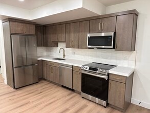 12272 S Elena Canyon Cv in Herriman, UT - Foto de edificio - Building Photo