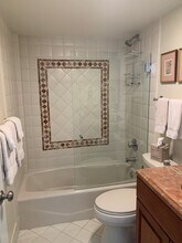 401 Peruvian Ave, Unit 105 in Palm Beach, FL - Building Photo - Building Photo