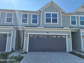 102 Gaston Ct in St. Augustine, FL - Building Photo