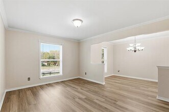 1901 Wellington Dr in Grand Prairie, TX - Foto de edificio - Building Photo