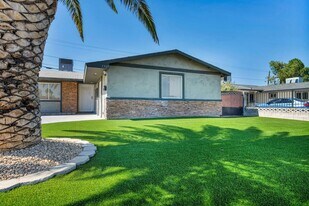 1305 N Mallard St in Las Vegas, NV - Building Photo