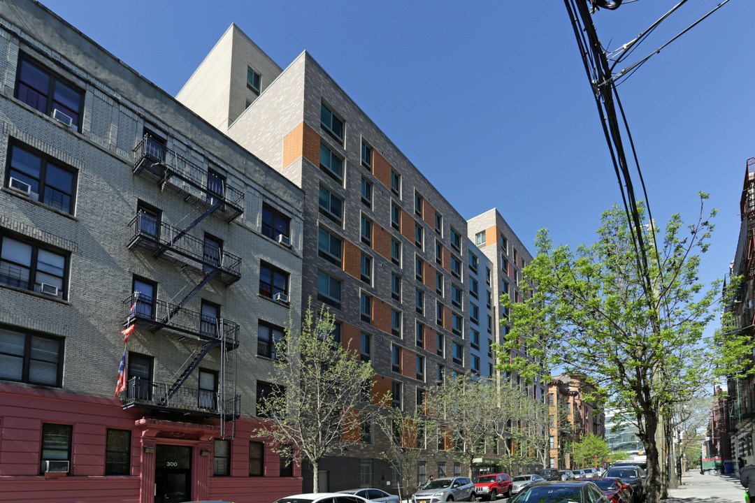 East 162nd Street Court in Bronx, NY - Building Photo