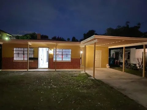 property at 409 S Lakeland Ave