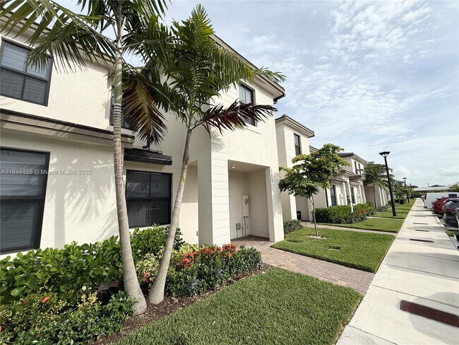 23465 SW 127th Pl in Homestead, FL - Building Photo - Building Photo