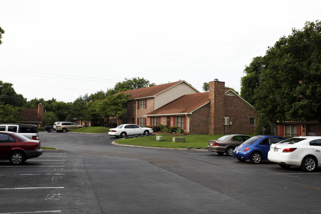 Emory Place in Nashville, TN - Building Photo