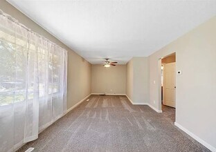 4754 Brooksdale Rd in Mentor, OH - Building Photo - Building Photo