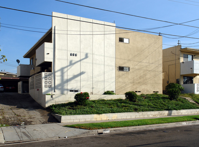 715 W Hyde Park Blvd in Inglewood, CA - Building Photo - Building Photo