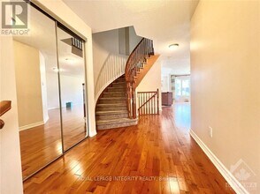 102 Brady Ave in Ottawa, ON - Building Photo - Building Photo