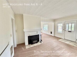 4457 Woodland Park Ave N in Seattle, WA - Building Photo - Building Photo