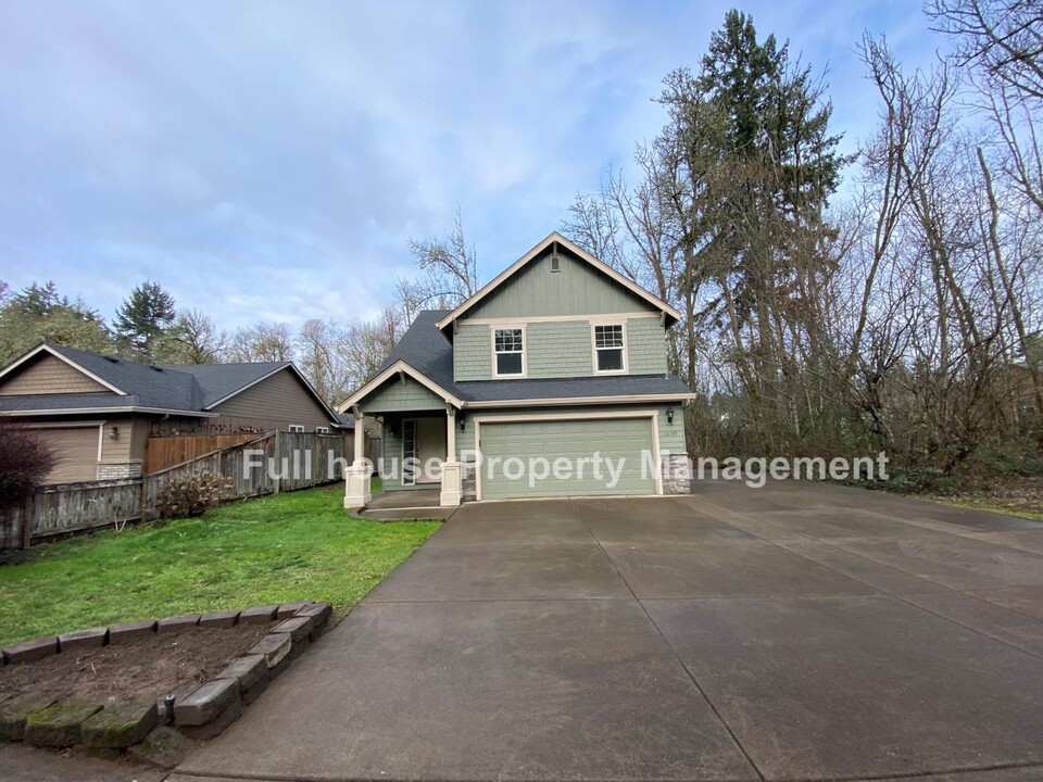 24765 Hunter Ave in Veneta, OR - Building Photo